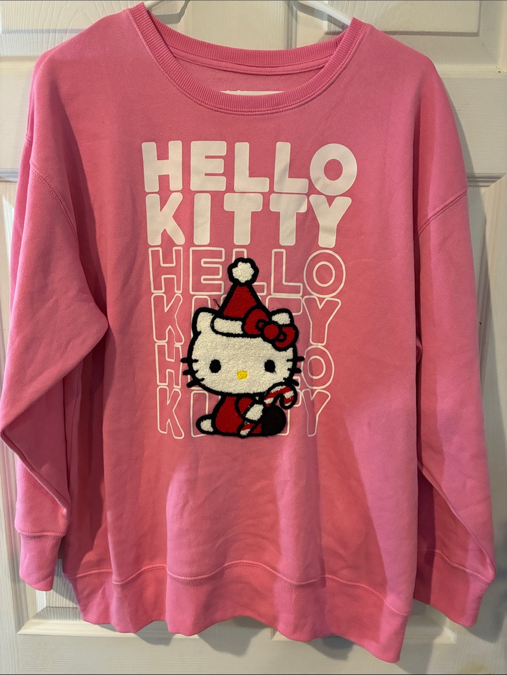 Hello Kitty Size Medium Hot Pink Crewneck Sweatshirt with Holiday Graphic - Picture 1 of 9